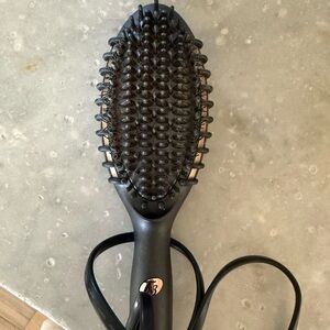 T-3 Edge Heated Straightening and Smoothing Brush $149 New